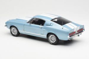 Ford Mustang Shelby GT500 Azul Claro Metalizado Com Riscas Brancas AUTOart 1:18 72907 Metal - imagem 7 de 8