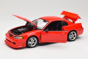 Ford Mustang SVT Cobra R SN95 Vermelho Maisto 1:18 531872 Metal - imagem 2 de 8