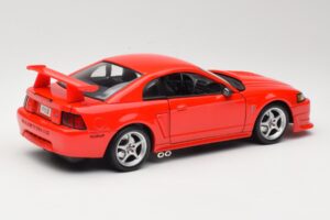 Ford Mustang SVT Cobra R SN95 Vermelho Maisto 1:18 531872 Metal - imagem 3 de 8
