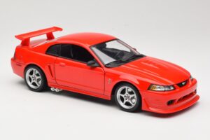 Ford Mustang SVT Cobra R SN95 Vermelho Maisto 1:18 531872 Metal - imagem 6 de 8