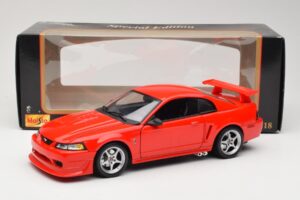 Ford Mustang SVT Cobra R SN95 Vermelho Maisto 1:18 531872 Metal - imagem 8 de 8