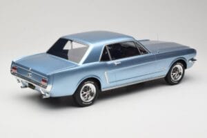 Ford Mustang V8 Hardtop Pony GT Silver Blue GT Spirit 1:12 G089 Resina - imagem 2 de 6
