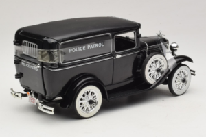 Ford Panel Car Police Patrol Signature Models 1:18 18143 Metal - imagem 2 de 6