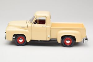 Ford Pickup Colonial Branco Road Legends 1:18 92148 Metal - imagem 4 de 8