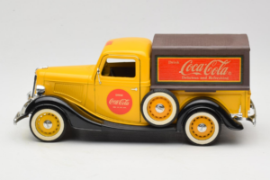 Ford Pick Up Michelin Solido 1:18 8024 Metal - imagem 4 de 8