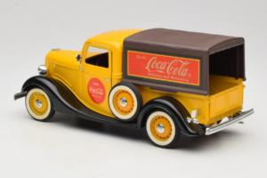 Ford Pick Up Michelin Solido 1:18 8024 Metal - imagem 7 de 8