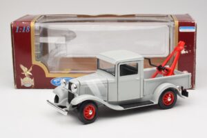 Ford Pick-Up Wrecker Cinzento Road Signature 1:18 92257 Metal - imagem 8 de 8