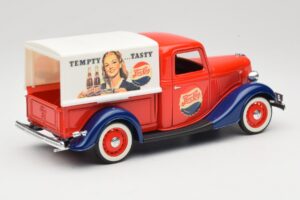 Ford Pickup Truck Pepsi-Cola Solido 1:18 99053 Metal - imagem 3 de 8
