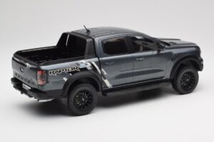Ford Ranger Raptor Cinzento Metálico MCG 1:18 MCG18457 Metal - imagem 3 de 6
