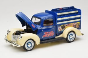 Ford Pepsi-Cola Replica Golden Wheel 1:18 PF351 Metal - imagem 2 de 8