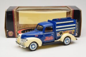Ford Pepsi-Cola Replica Golden Wheel 1:18 PF351 Metal - imagem 8 de 8