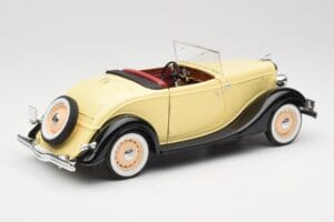 Ford Roadster Dearborn Yellow Solido 1:18 8008 Metal - imagem 3 de 8