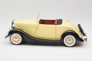 Ford Roadster Dearborn Yellow Solido 1:18 8008 Metal - imagem 4 de 8