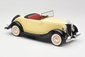 Ford Roadster Dearborn Yellow Solido 1:18 8008 Metal - imagem 6 de 8