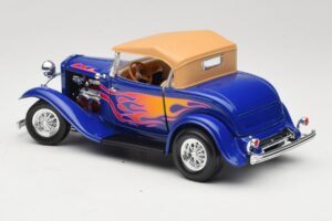 Ford Roadster Street Rod Azul with Fire Road Signature 1:18 92249 Metal - imagem 7 de 8