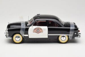 Ford Sedan Washington State Police Solido 1:18 8158 Metal - imagem 4 de 8