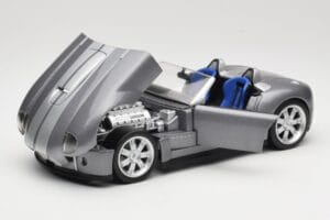 Shelby Cobra Cabriolet Grey Metallic Hot Wheels 1:18 G7220 Metal - imagem 2 de 8