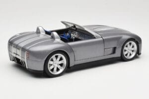 Shelby Cobra Cabriolet Grey Metallic Hot Wheels 1:18 G7220 Metal - imagem 3 de 8