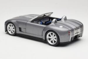 Shelby Cobra Cabriolet Grey Metallic Hot Wheels 1:18 G7220 Metal - imagem 7 de 8