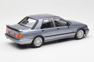 Ford Sierra RS Cosworth Azul Claro MCG 1:18 MCG18174 Metal - imagem 2 de 6