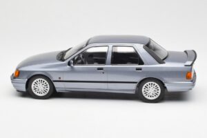 Ford Sierra RS Cosworth Azul Claro MCG 1:18 MCG18174 Metal - imagem 3 de 6
