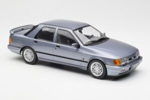 Ford Sierra RS Cosworth Azul Claro MCG 1:18 MCG18174 Metal - imagem 4 de 6