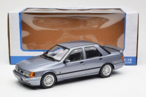 Ford Sierra RS Cosworth Azul Claro MCG 1:18 MCG18174 Metal - imagem 6 de 6