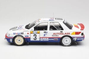 Ford Sierra RS Cosworth 4x4 #3 M. Biasion / T. Siviero Rally Monte Carlo 1992 MCG 1:18 MCG18355R Metal - imagem 3 de 6