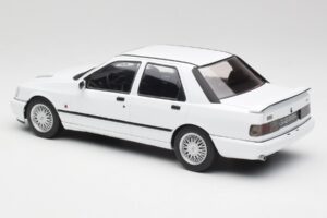 Ford Sierra RS Cosworth 4x4 Branco MCG 1:18 MCG18353 Metal - imagem 5 de 6
