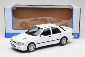 Ford Sierra RS Cosworth 4x4 Branco MCG 1:18 MCG18353 Metal - imagem 6 de 6