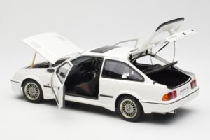 Ford Sierra RS Cosworth Branco AUTOart 1:18 72862 Metal - imagem 5 de 8