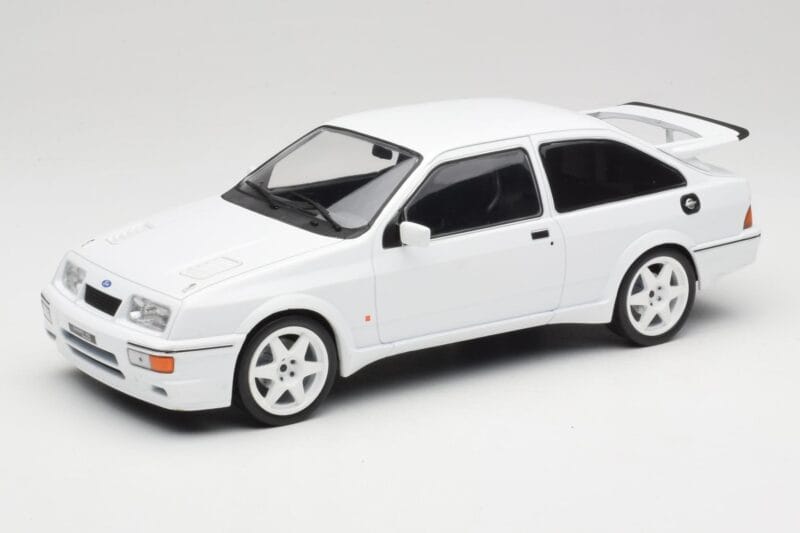 Ford Sierra RS Cosworth Branco IXO 1:18 18CMC121 Metal