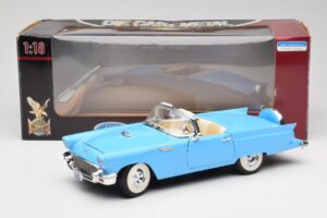 Ford Thunderbird Cabriolet Azul Road Signature 1:18 92358 Metal - imagem 8 de 8