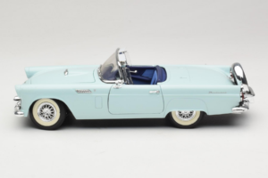 Ford Thunderbird Verde Revell 1:18 8804-G1 Metal - imagem 4 de 8