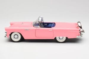 Ford Thunderbird Rosa Revell 1:18 08804 Metal - imagem 4 de 8