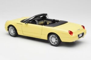 Ford Thunderbird Show Car Amarelo Maisto 1:18 50335 Metal - imagem 7 de 8