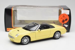 Ford Thunderbird Show Car Amarelo Maisto 1:18 50335 Metal - imagem 8 de 8