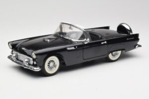 Ford Thunderbird Cabriolet Preto Revell 1:18 8818-M1 Metal