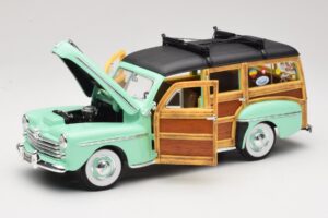 Ford Woody Panel Wagon Verde Menta Road Signature 1:18 20028 Metal - imagem 2 de 8