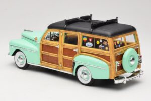 Ford Woody Panel Wagon Verde Menta Road Signature 1:18 20028 Metal - imagem 7 de 8
