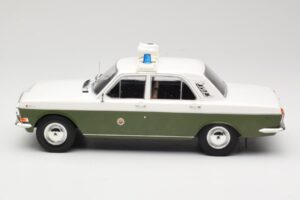 GAZ Volga GAZ-24 Polícia MCG 1:18 MCG18015 Metal - imagem 3 de 6