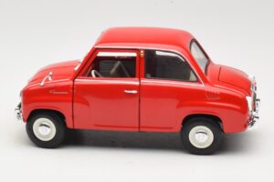 Goggomobil T 250 Vermelho Revell 1:18 8952 Metal - imagem 3 de 7