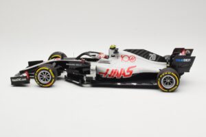 Haas VF-20 #20 K. Magnussen Abu Dhabi GP 2020 Minichamps 1:18 110201720 Metal - imagem 3 de 6