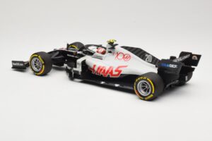 Haas VF-20 #20 K. Magnussen Abu Dhabi GP 2020 Minichamps 1:18 110201720 Metal - imagem 5 de 6