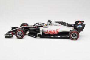 Haas VF-20 #8 R. Grosjean Bahrain GP 2020 Minichamps 1:18 110201508 Metal - imagem 3 de 6