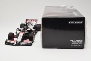 Haas VF-20 #8 R. Grosjean Bahrain GP 2020 Minichamps 1:18 110201508 Metal - imagem 6 de 6