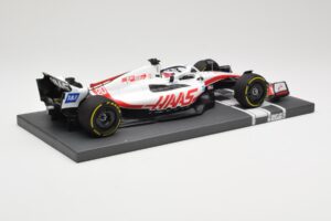 Haas VF-22 #20 K. Magnussen British GP 2022 Minichamps 1:18 117221020 Metal - imagem 3 de 6