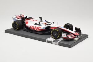 Haas VF-22 #20 K. Magnussen British GP 2022 Minichamps 1:18 117221020 Metal - imagem 4 de 6