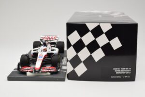Haas VF-22 #20 K. Magnussen British GP 2022 Minichamps 1:18 117221020 Metal - imagem 6 de 6