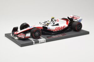 Haas VF-22 #47 M. Schumacher Bahrain GP 2022 Minichamps 1:18 117220147 Metal - imagem 2 de 6